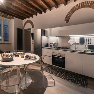 borgo-san-leonardo.it-lombardy.com/
